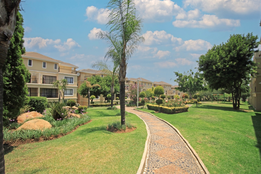 2 Bedroom Property for Sale in Erand Gardens Gauteng