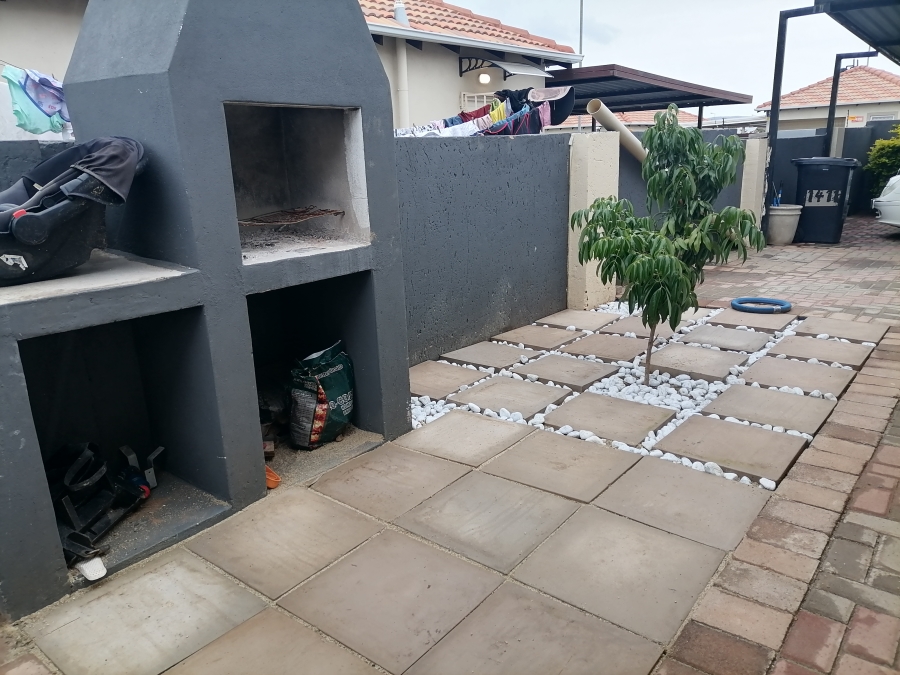 To Let 3 Bedroom Property for Rent in Pretoria West Gauteng