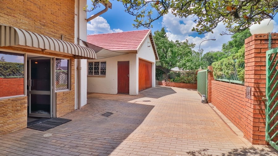 To Let 4 Bedroom Property for Rent in Gillview Gauteng