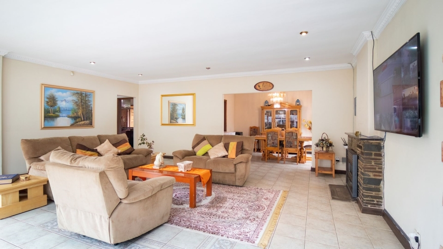 To Let 4 Bedroom Property for Rent in Gillview Gauteng