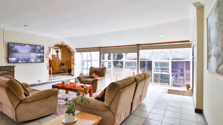 To Let 4 Bedroom Property for Rent in Gillview Gauteng