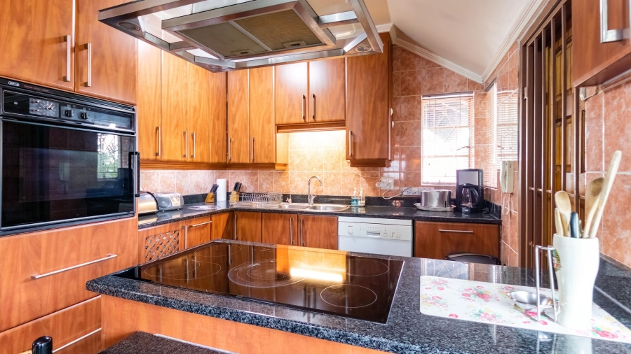 To Let 4 Bedroom Property for Rent in Gillview Gauteng