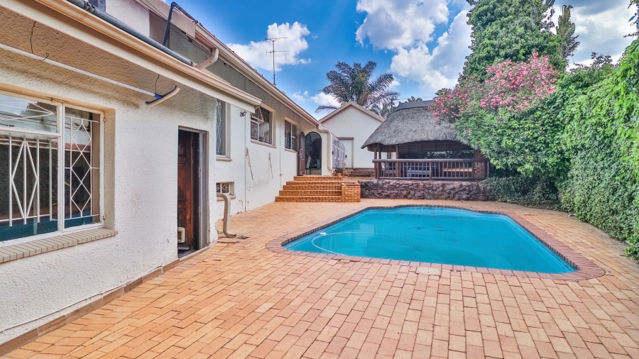 To Let 4 Bedroom Property for Rent in Gillview Gauteng