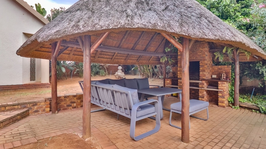 To Let 4 Bedroom Property for Rent in Gillview Gauteng