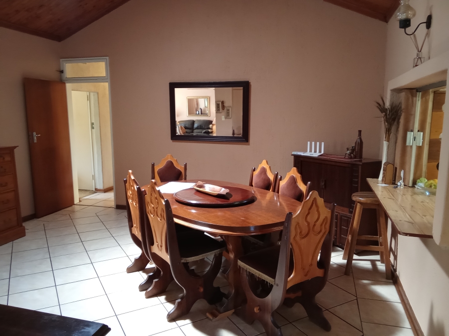 5 Bedroom Property for Sale in Helderkruin Gauteng