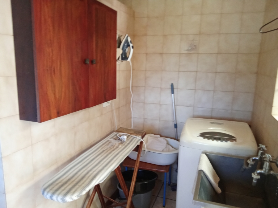 5 Bedroom Property for Sale in Helderkruin Gauteng
