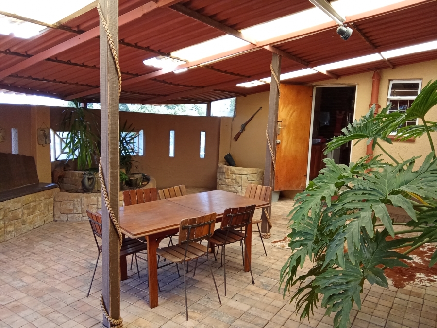 5 Bedroom Property for Sale in Helderkruin Gauteng