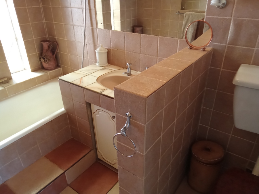 5 Bedroom Property for Sale in Helderkruin Gauteng