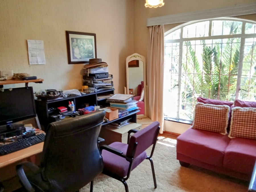 5 Bedroom Property for Sale in Helderkruin Gauteng