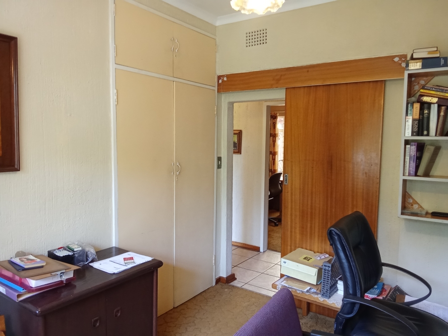 5 Bedroom Property for Sale in Helderkruin Gauteng