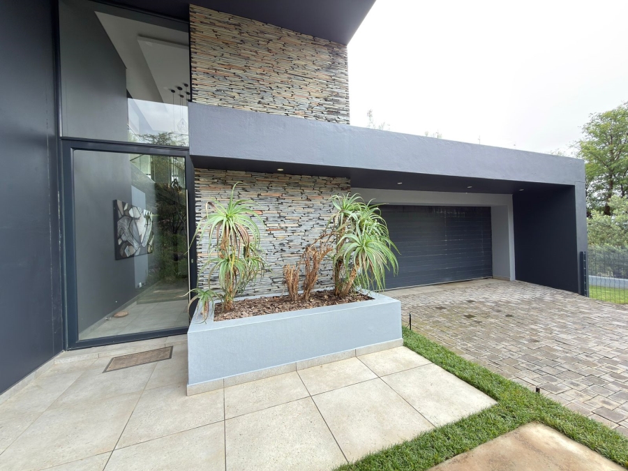 6 Bedroom Property for Sale in Featherbrooke Estate Gauteng