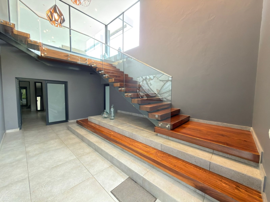 6 Bedroom Property for Sale in Featherbrooke Estate Gauteng