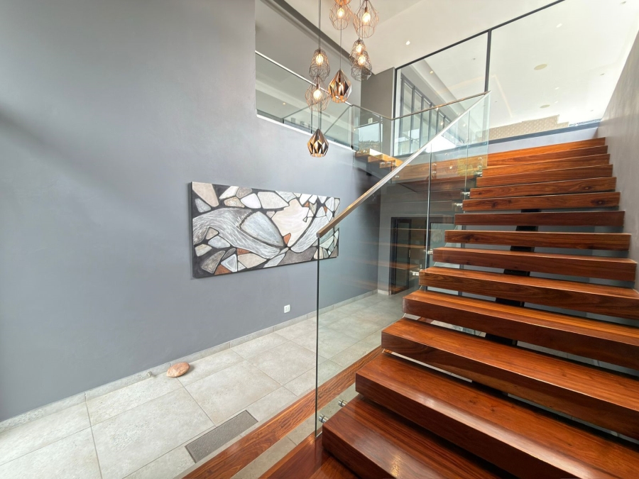 6 Bedroom Property for Sale in Featherbrooke Estate Gauteng