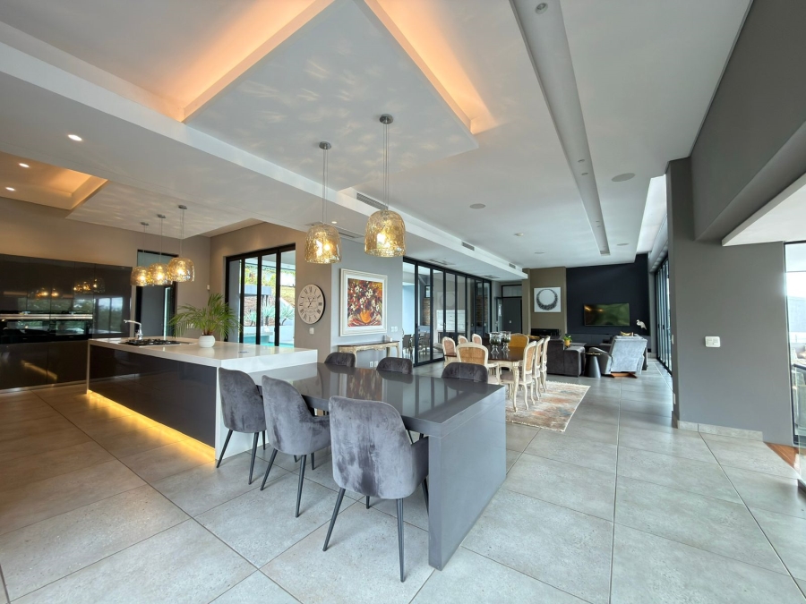 6 Bedroom Property for Sale in Featherbrooke Estate Gauteng