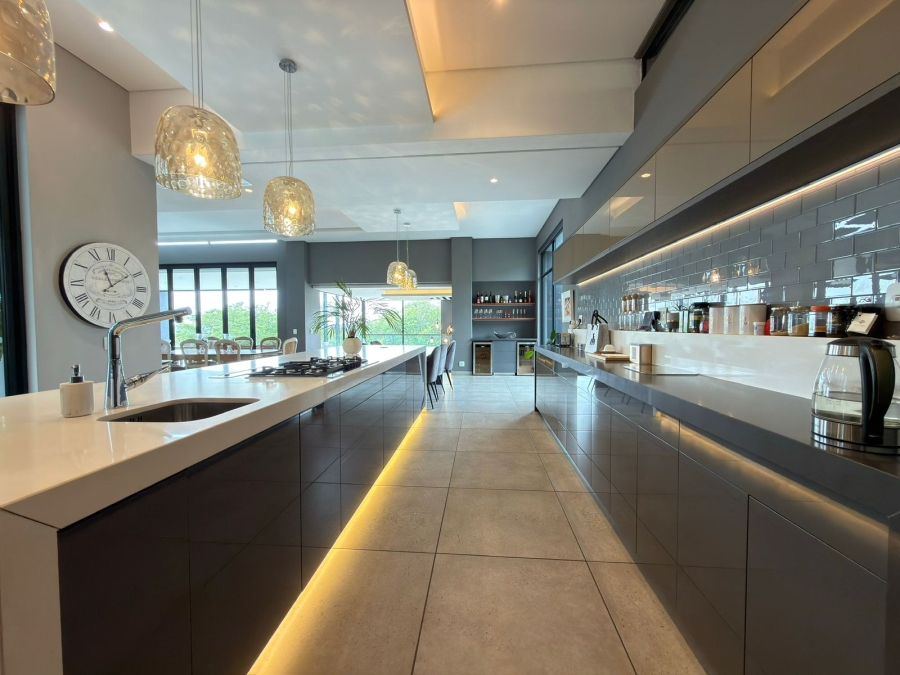 6 Bedroom Property for Sale in Featherbrooke Estate Gauteng