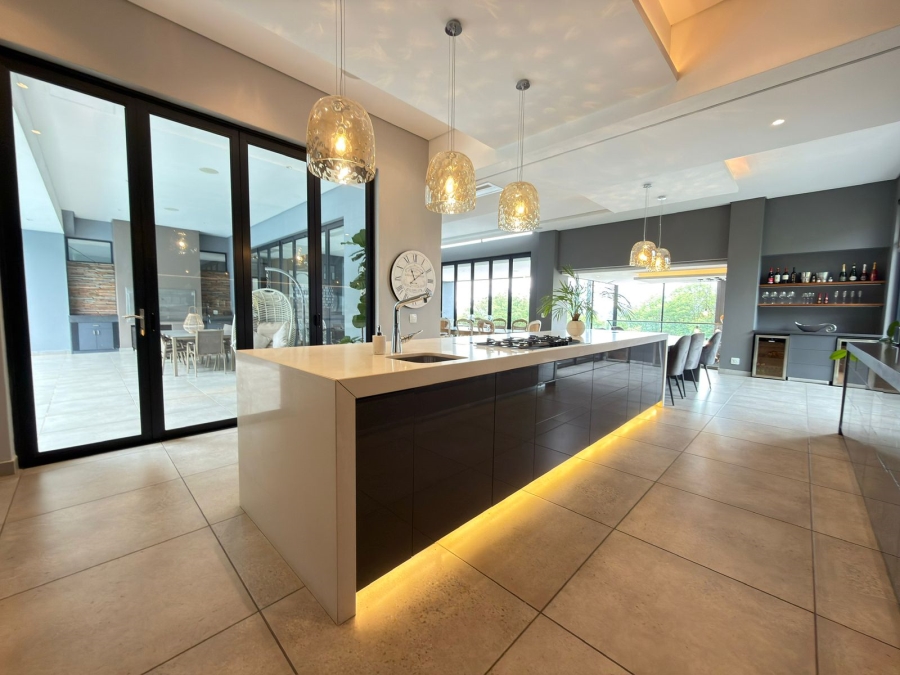 6 Bedroom Property for Sale in Featherbrooke Estate Gauteng