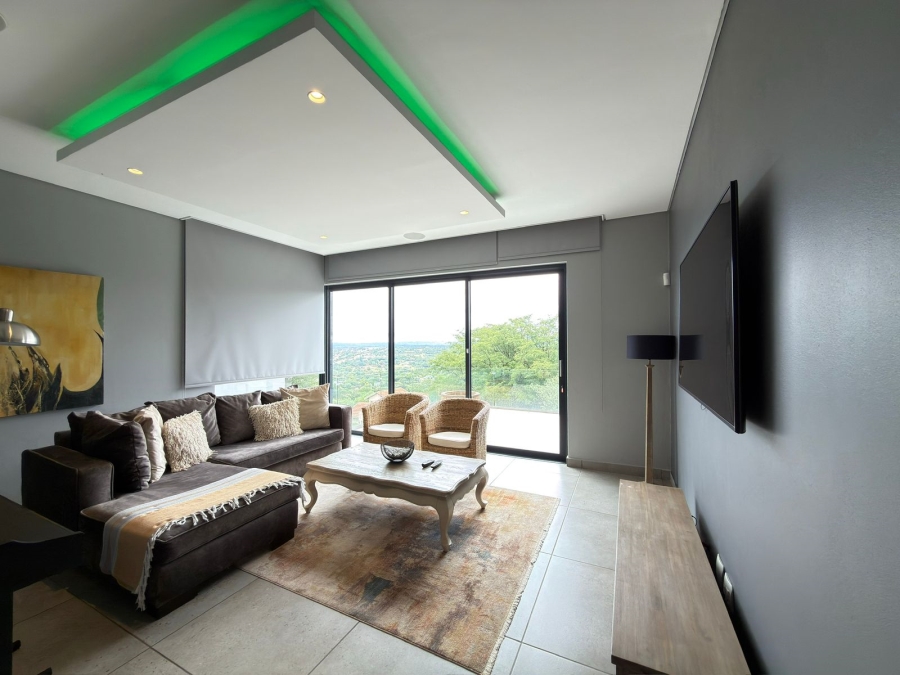 6 Bedroom Property for Sale in Featherbrooke Estate Gauteng