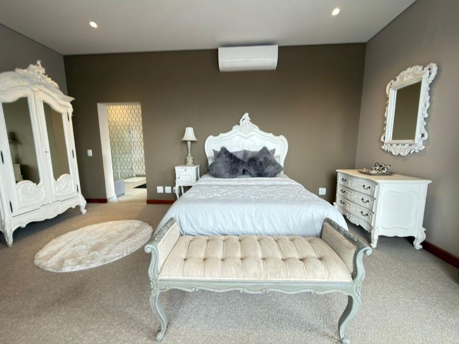 6 Bedroom Property for Sale in Featherbrooke Estate Gauteng