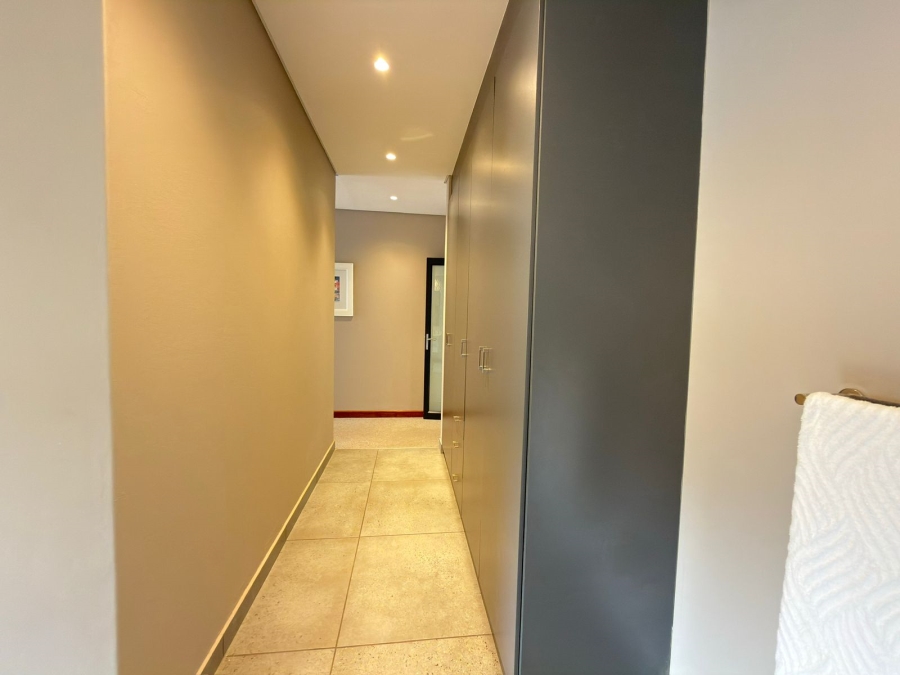 6 Bedroom Property for Sale in Featherbrooke Estate Gauteng