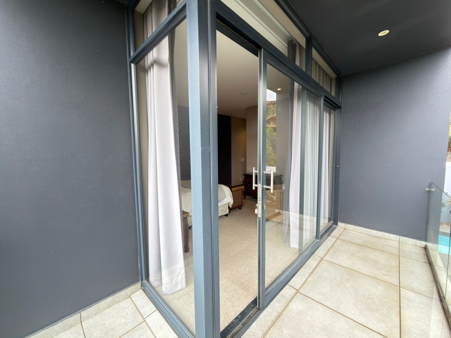 6 Bedroom Property for Sale in Featherbrooke Estate Gauteng