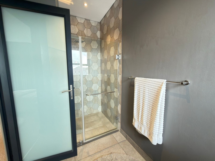 6 Bedroom Property for Sale in Featherbrooke Estate Gauteng