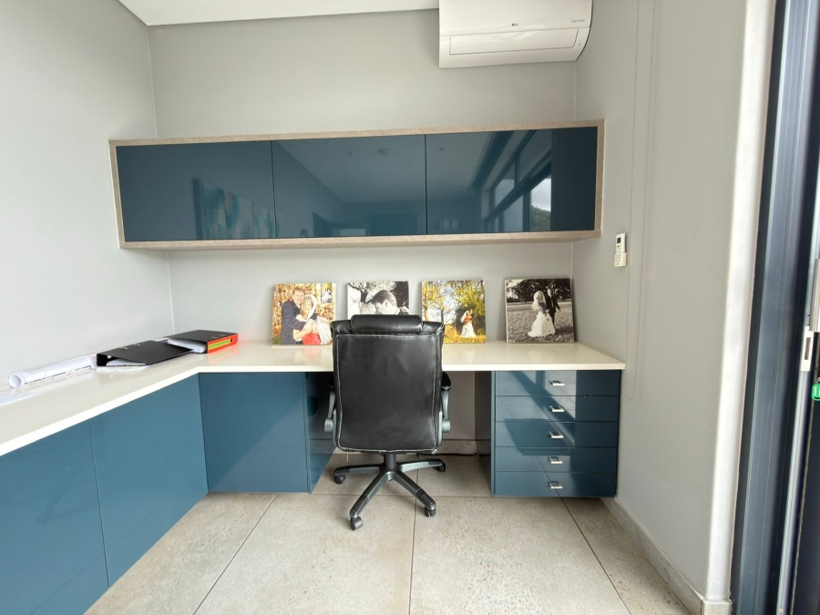 6 Bedroom Property for Sale in Featherbrooke Estate Gauteng