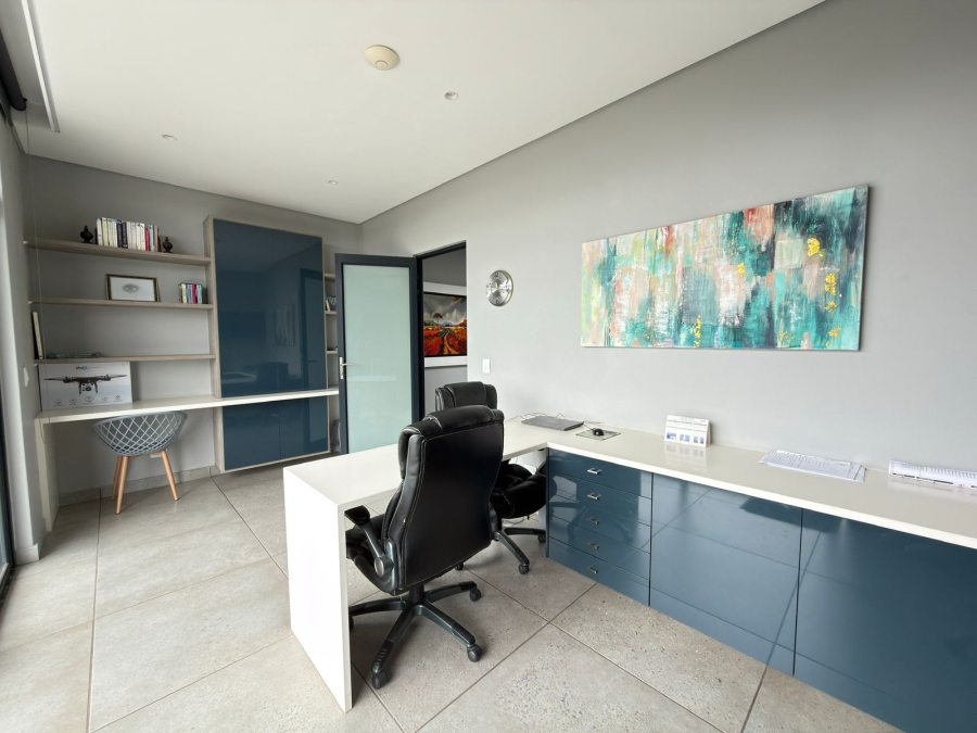 6 Bedroom Property for Sale in Featherbrooke Estate Gauteng