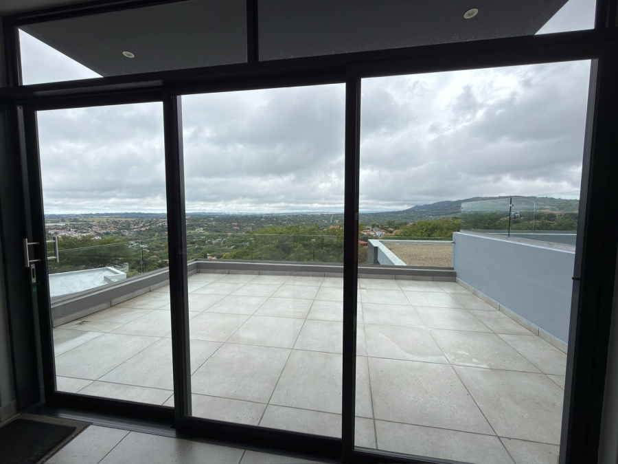 6 Bedroom Property for Sale in Featherbrooke Estate Gauteng