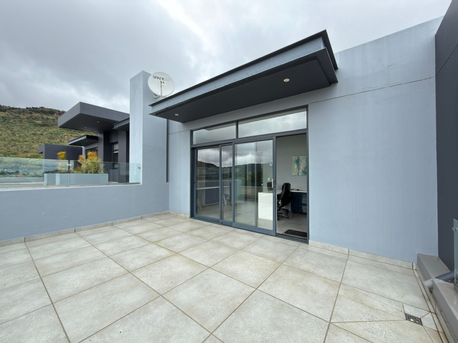 6 Bedroom Property for Sale in Featherbrooke Estate Gauteng