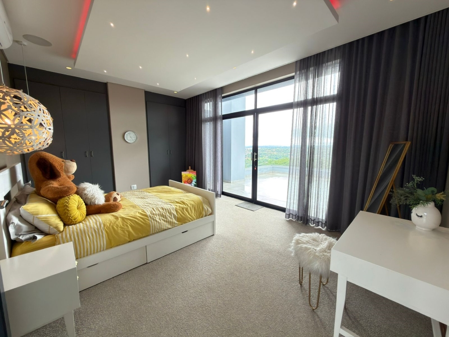 6 Bedroom Property for Sale in Featherbrooke Estate Gauteng