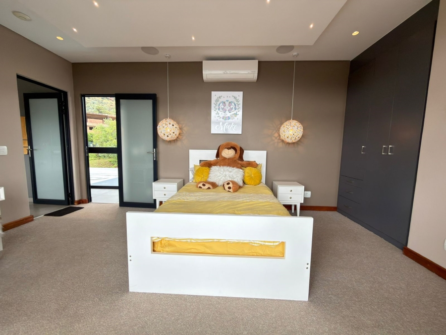 6 Bedroom Property for Sale in Featherbrooke Estate Gauteng