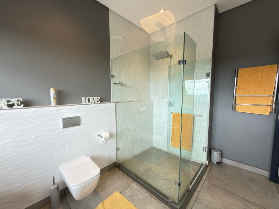 6 Bedroom Property for Sale in Featherbrooke Estate Gauteng