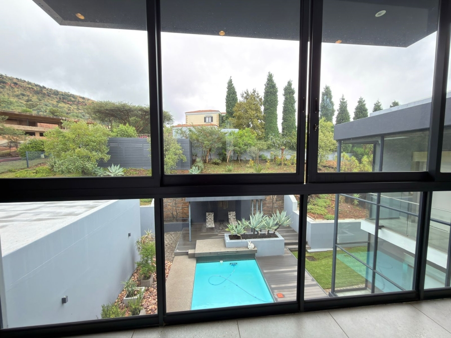 6 Bedroom Property for Sale in Featherbrooke Estate Gauteng