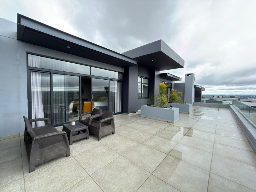 6 Bedroom Property for Sale in Featherbrooke Estate Gauteng