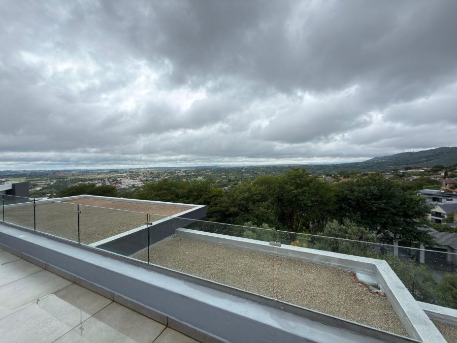 6 Bedroom Property for Sale in Featherbrooke Estate Gauteng