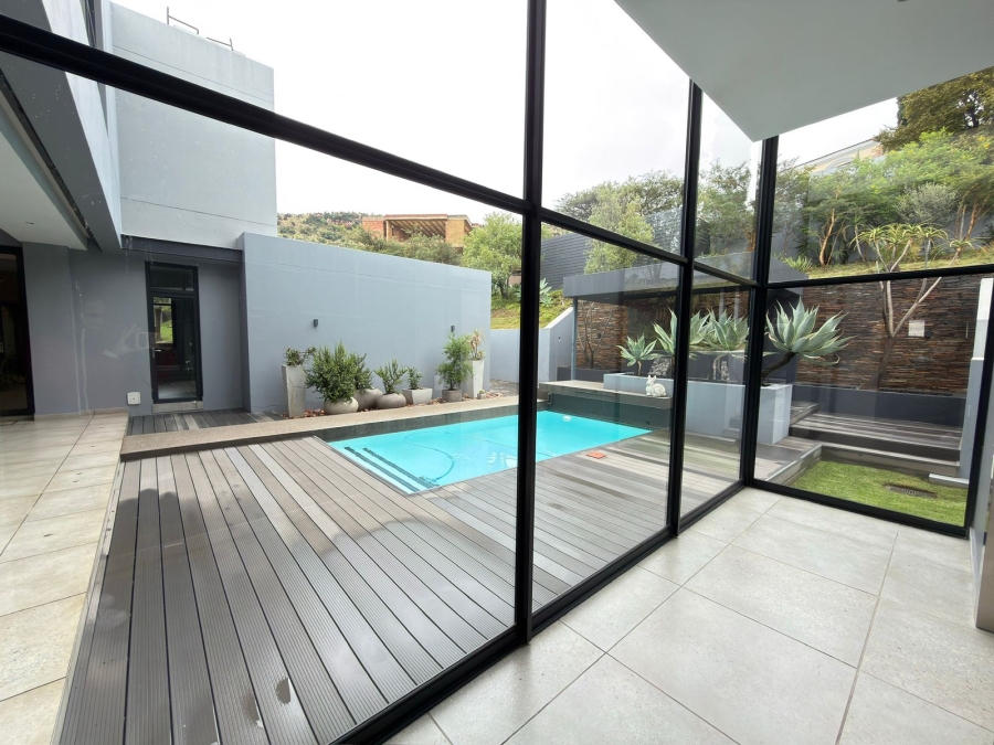 6 Bedroom Property for Sale in Featherbrooke Estate Gauteng