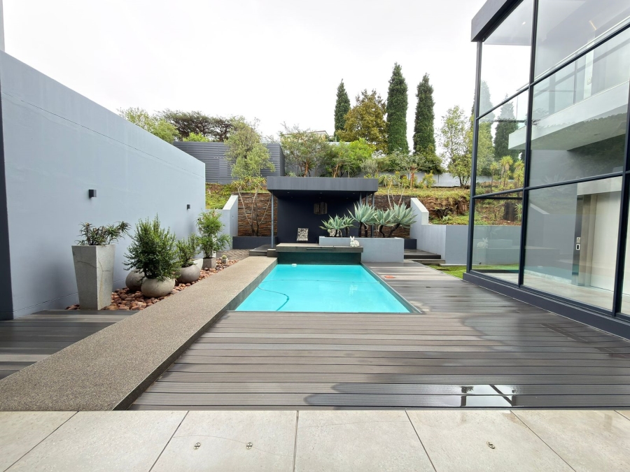 6 Bedroom Property for Sale in Featherbrooke Estate Gauteng