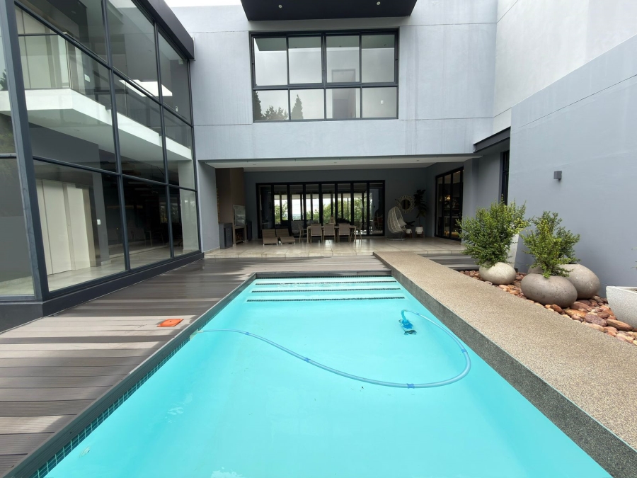 6 Bedroom Property for Sale in Featherbrooke Estate Gauteng