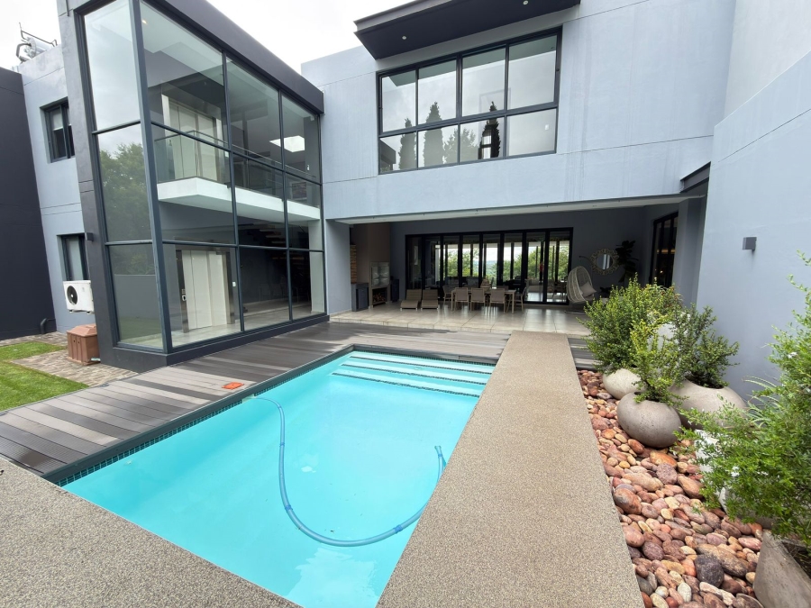6 Bedroom Property for Sale in Featherbrooke Estate Gauteng