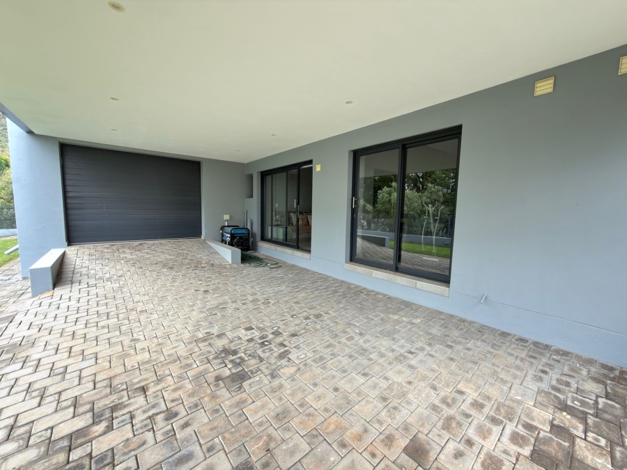 6 Bedroom Property for Sale in Featherbrooke Estate Gauteng