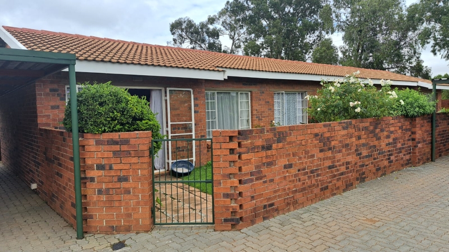 2 Bedroom Property for Sale in West Village Gauteng
