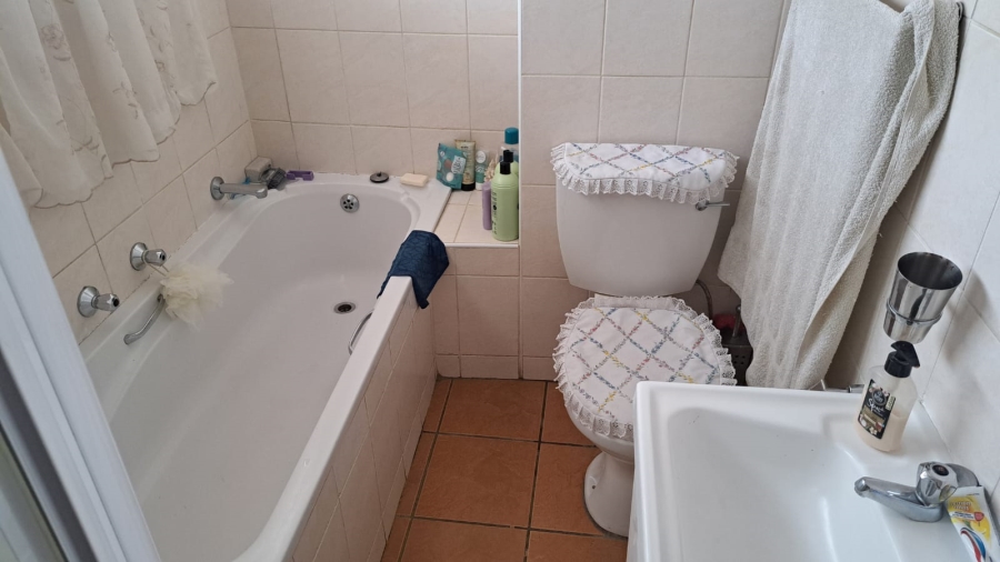 2 Bedroom Property for Sale in West Village Gauteng