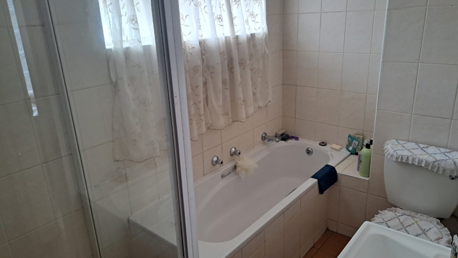 2 Bedroom Property for Sale in West Village Gauteng
