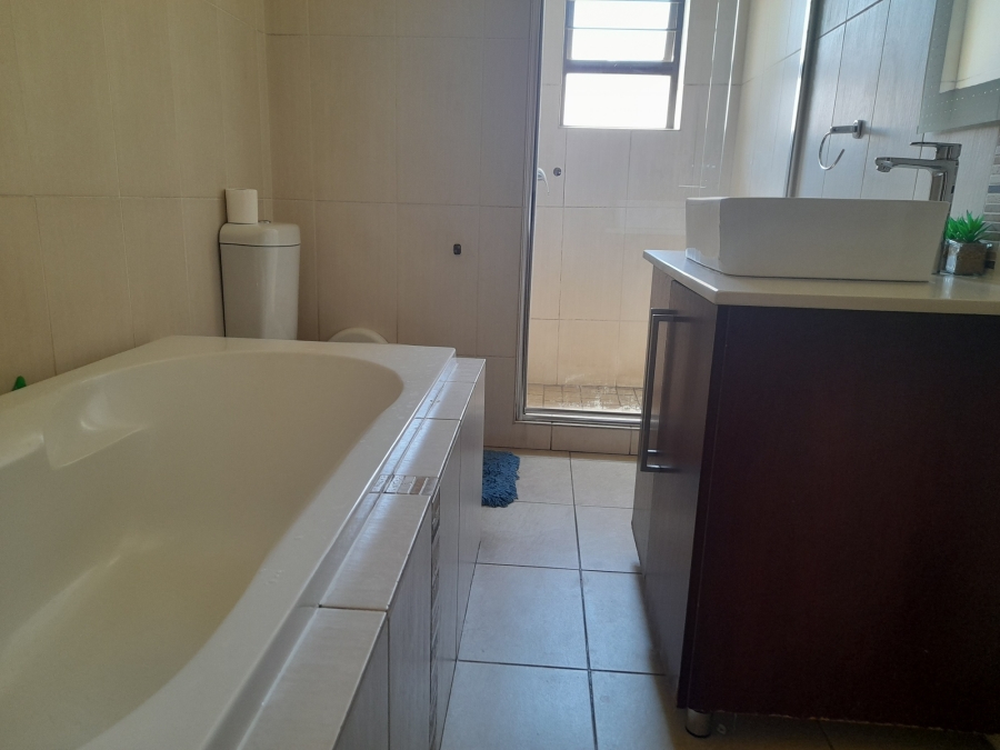 3 Bedroom Property for Sale in South Crest Gauteng