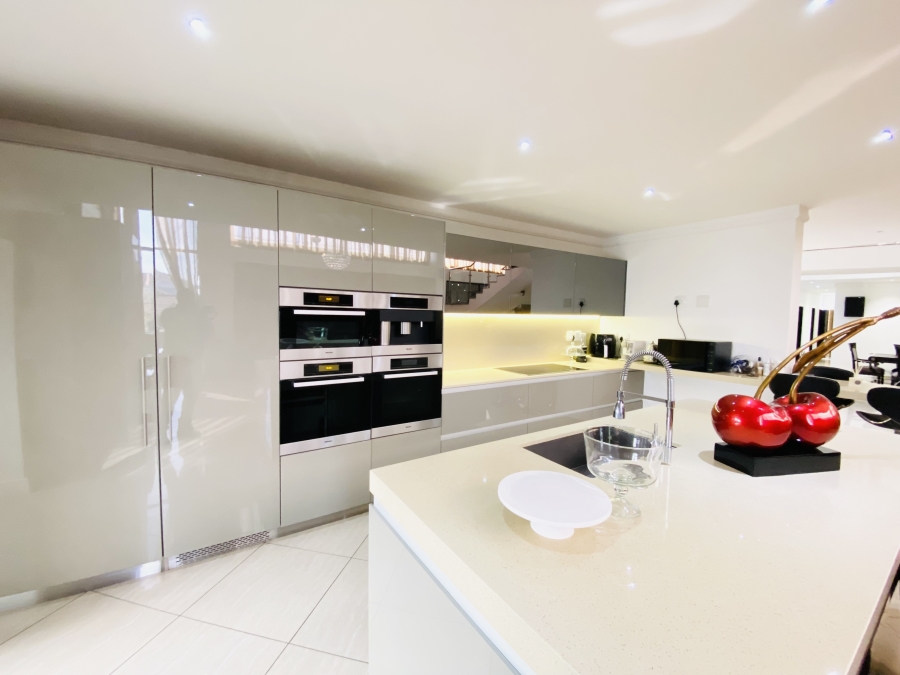 6 Bedroom Property for Sale in Blue Valley Golf Estate Gauteng