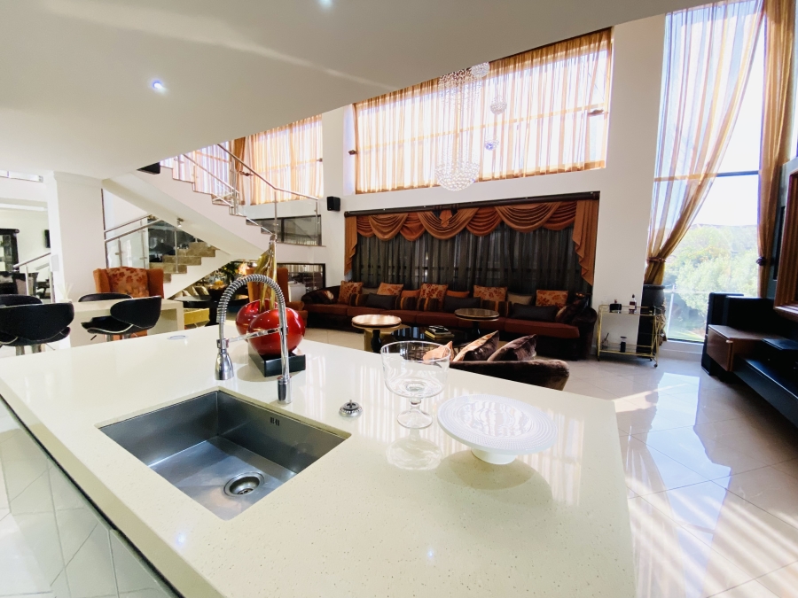 6 Bedroom Property for Sale in Blue Valley Golf Estate Gauteng