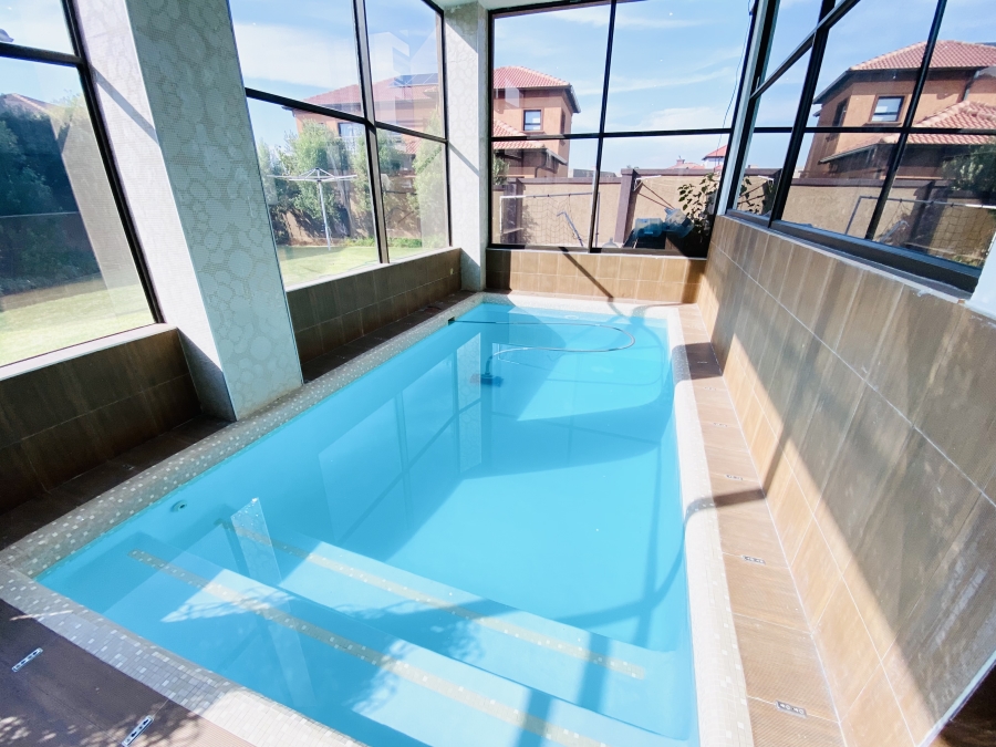 6 Bedroom Property for Sale in Blue Valley Golf Estate Gauteng