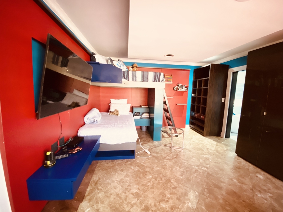 6 Bedroom Property for Sale in Blue Valley Golf Estate Gauteng