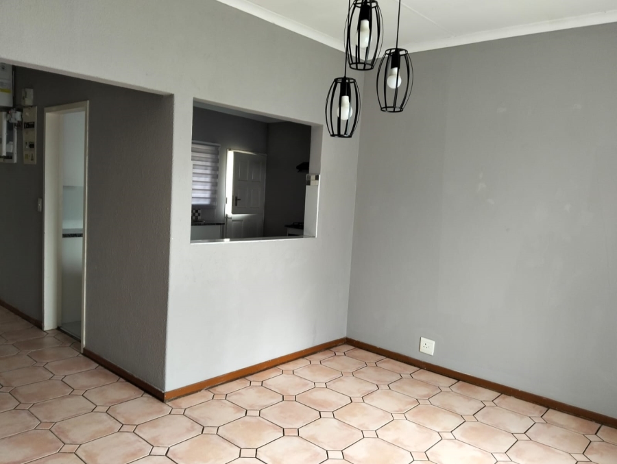 6 Bedroom Property for Sale in Glen Marais Gauteng