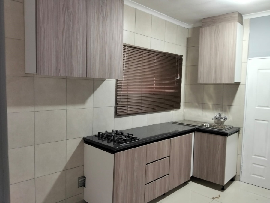 6 Bedroom Property for Sale in Glen Marais Gauteng